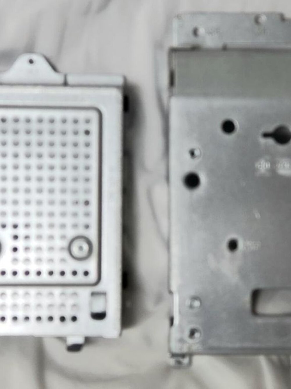 DELL INSPIRON ONE 2330 VESA MOUNT BRACKET 2SNOB01 & HARD DRIVE CAGE 2SN0A01-00